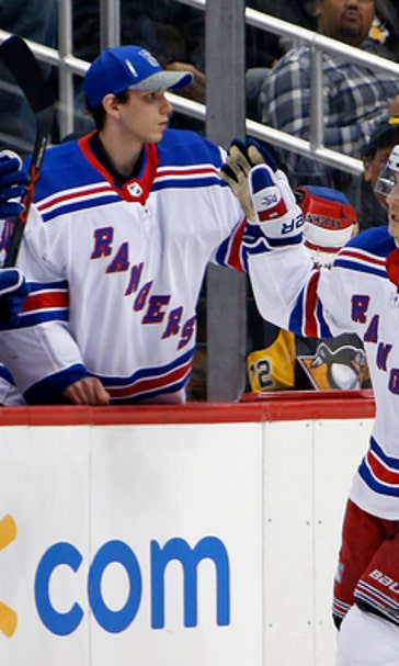 Minus Lundqvist, Rangers find way to edge Penguins 4-3 (Dec 05, 2017)